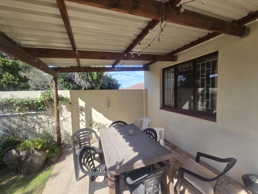 To Let 2 Bedroom Property for Rent in West Bank Eastern Cape